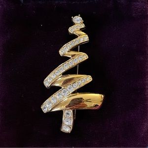Brooch gold tone Christmas tree